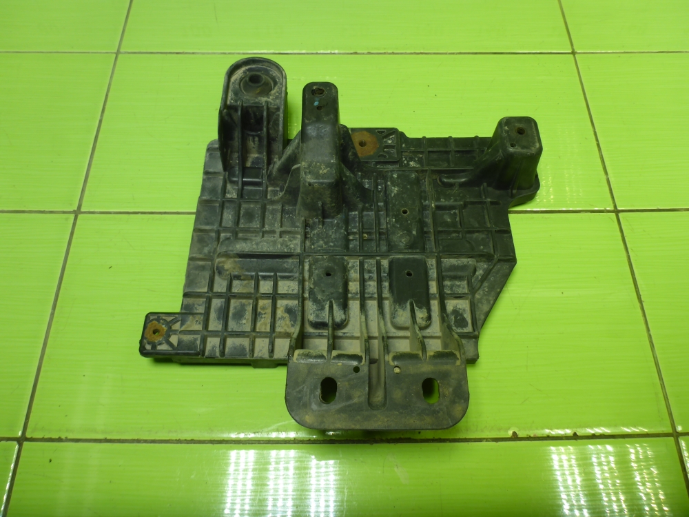 Площадка под аккумулятор (АКБ)