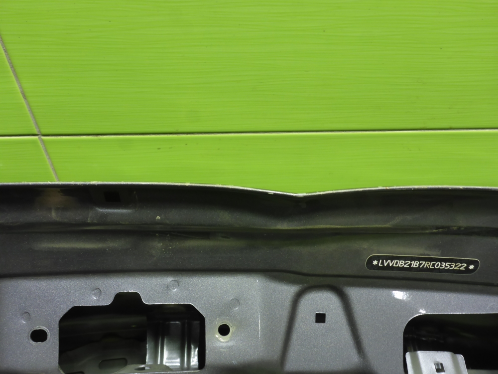 Дверь багажника