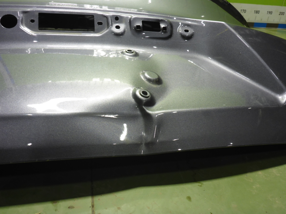 Дверь багажника