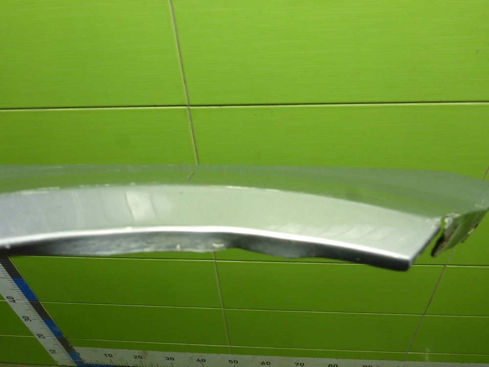 Крыло переднее правое