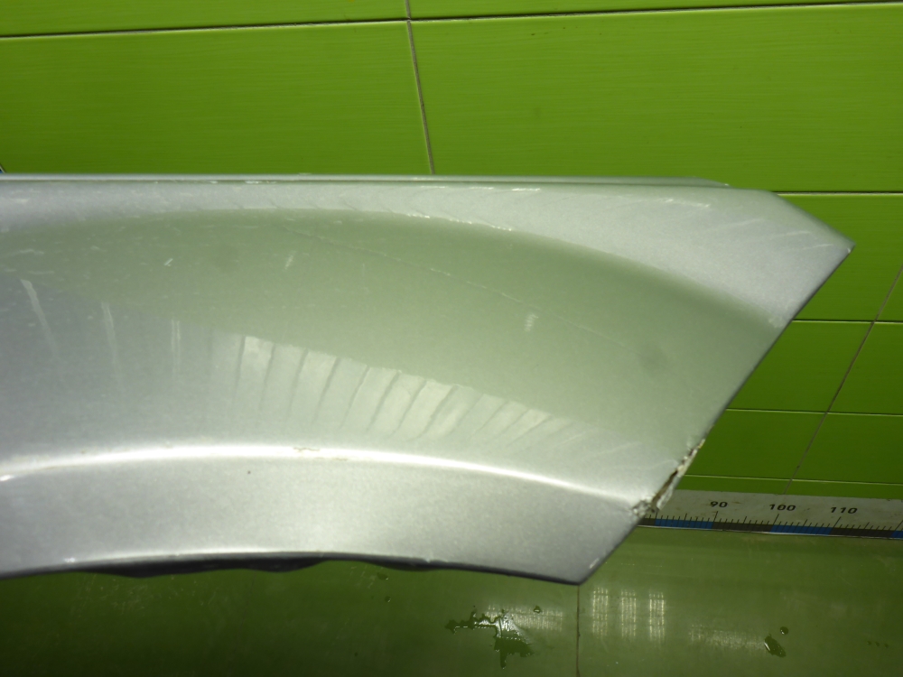 Крыло переднее правое