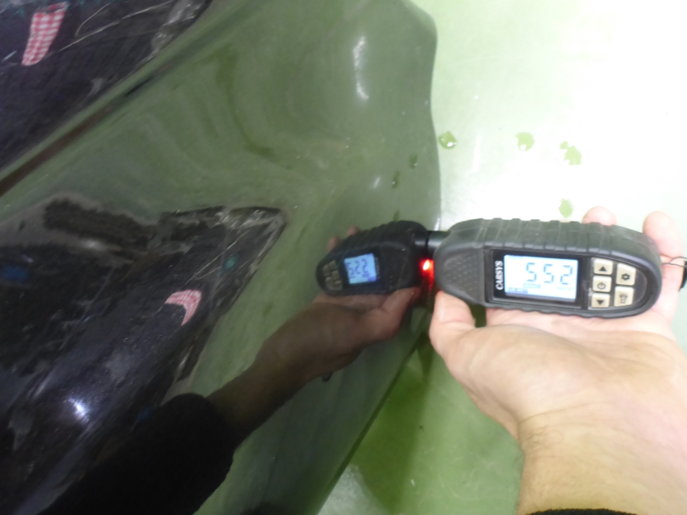 Крыло переднее правое