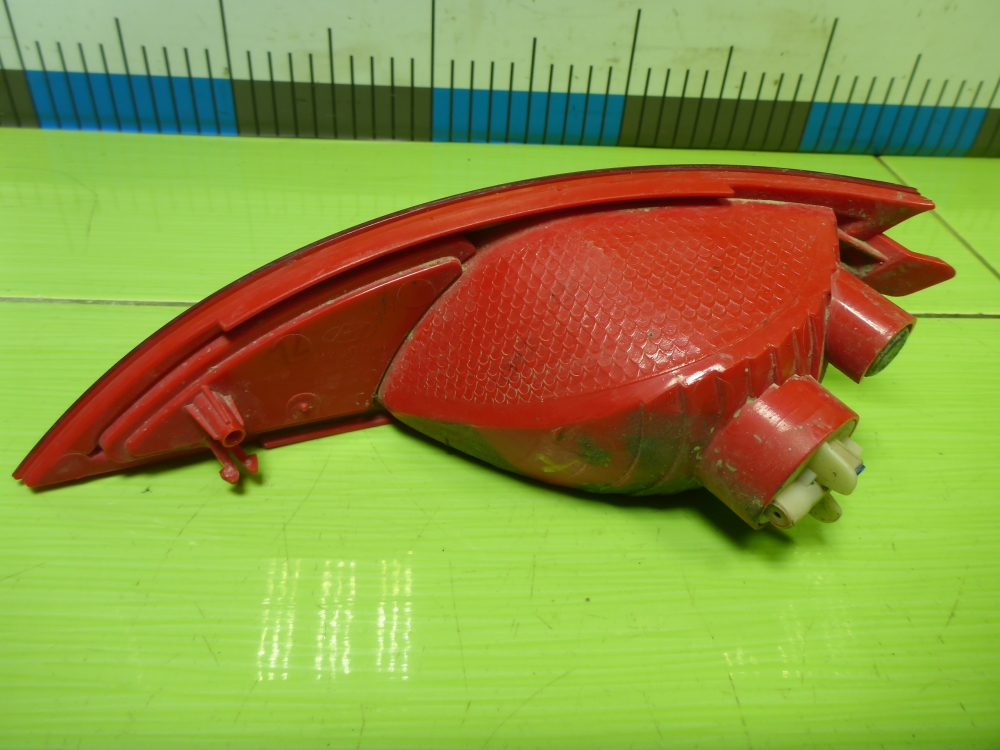 Фонарь задний в бампер левый