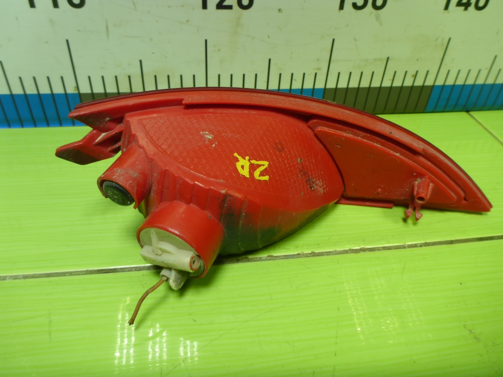 Фонарь задний в бампер правый