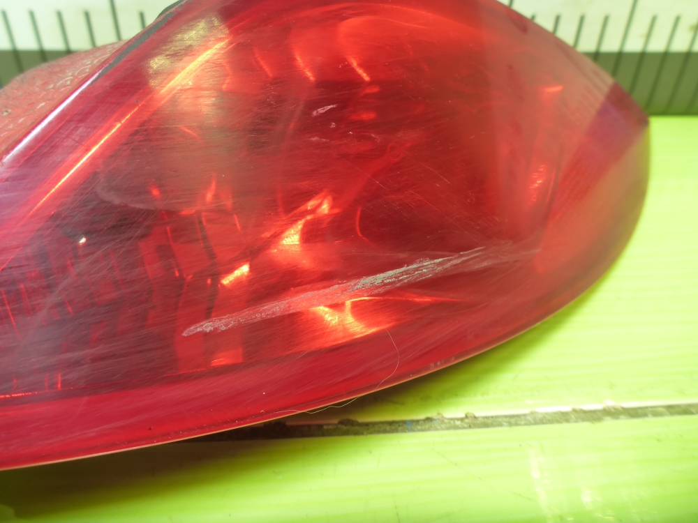 Фонарь задний в бампер правый