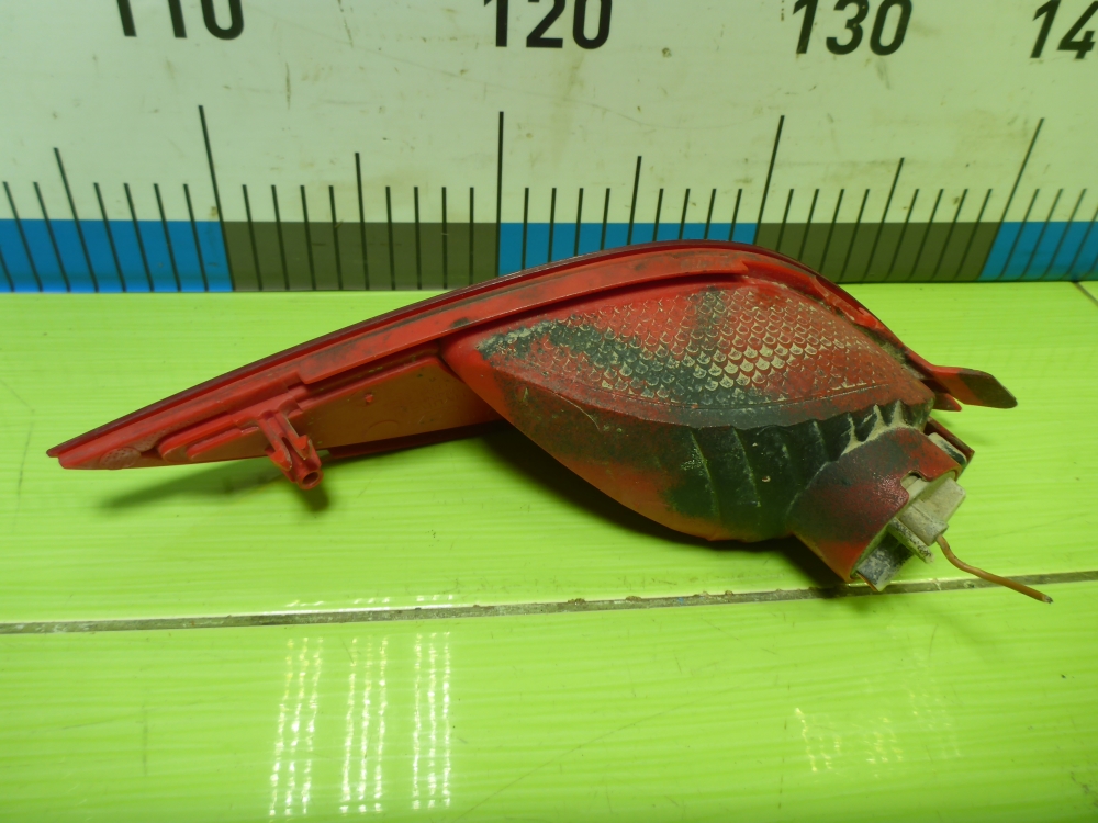 Фонарь задний в бампер правый