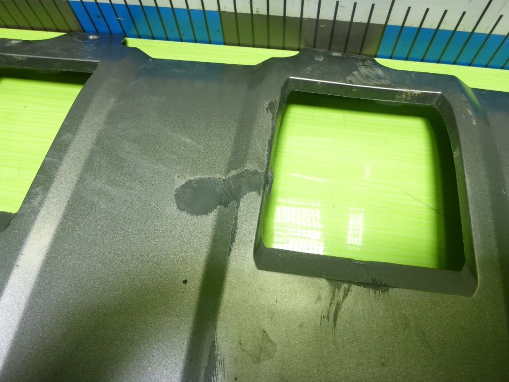 Накладка переднего бампера