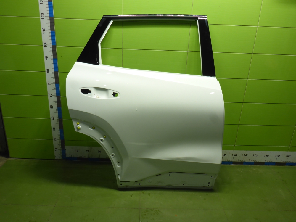 Дверь задняя правая