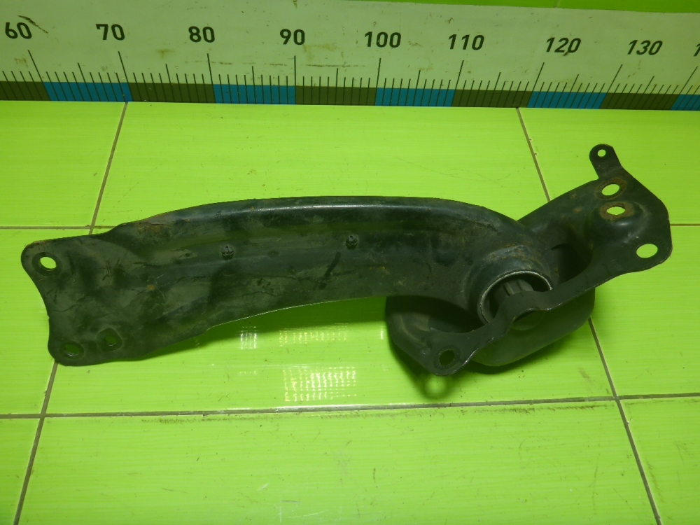 Рычаг задний продольный левый