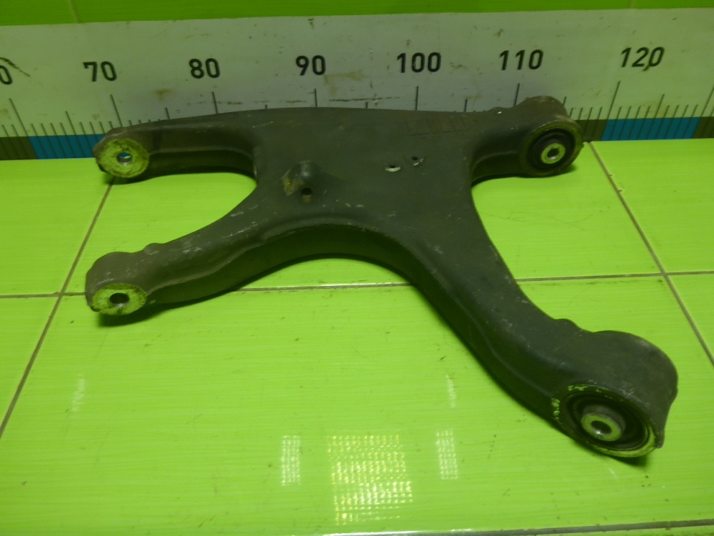 Рычаг задний нижний