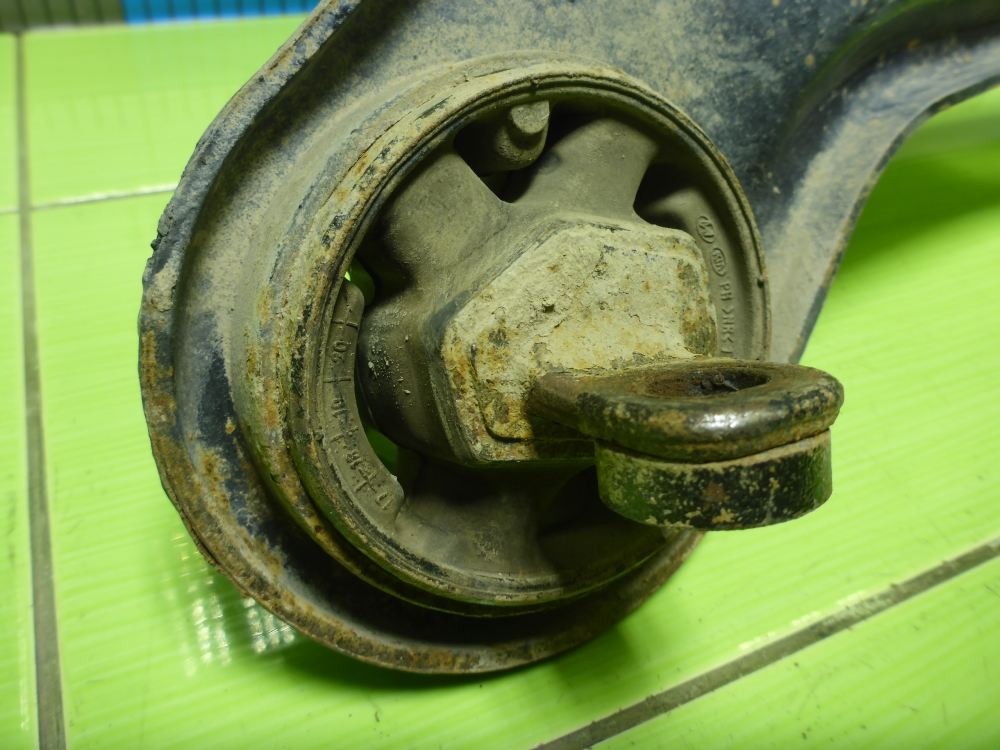 Рычаг задний продольный правый