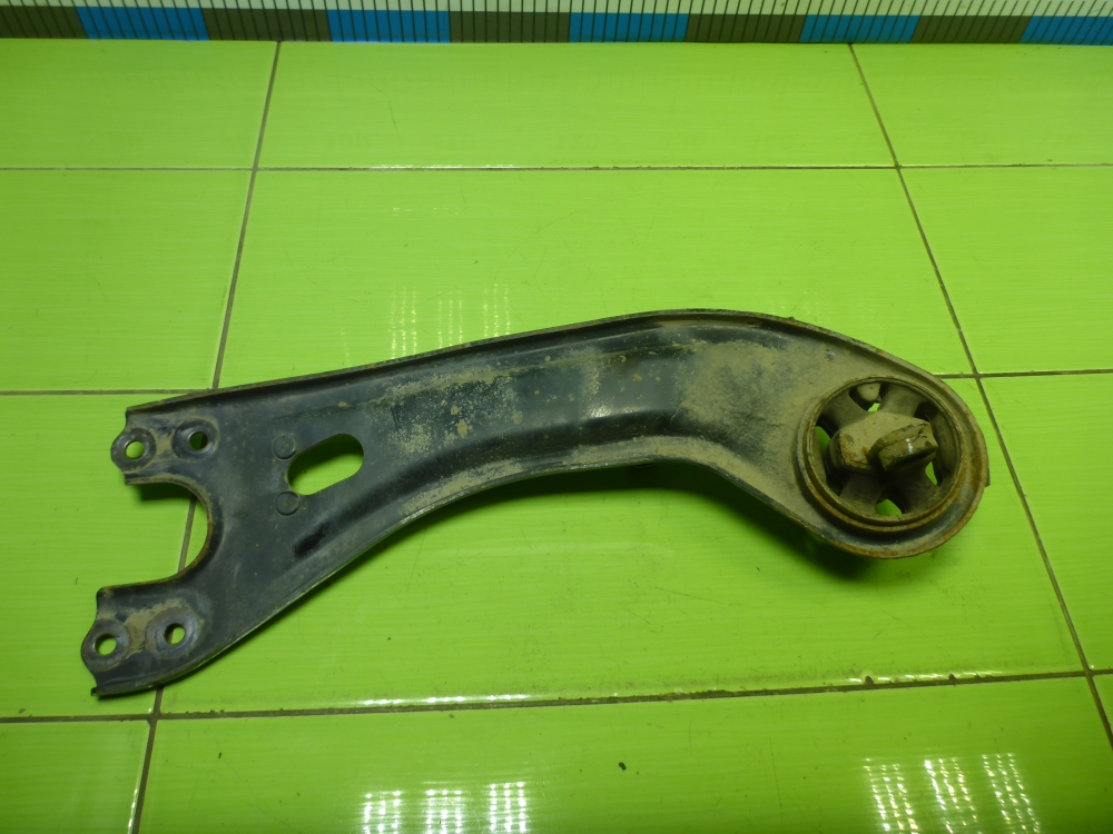 Рычаг задний продольный левый