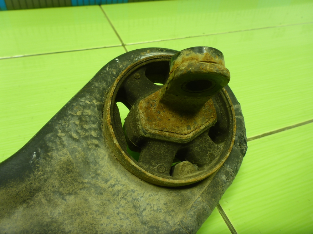 Рычаг задний продольный левый