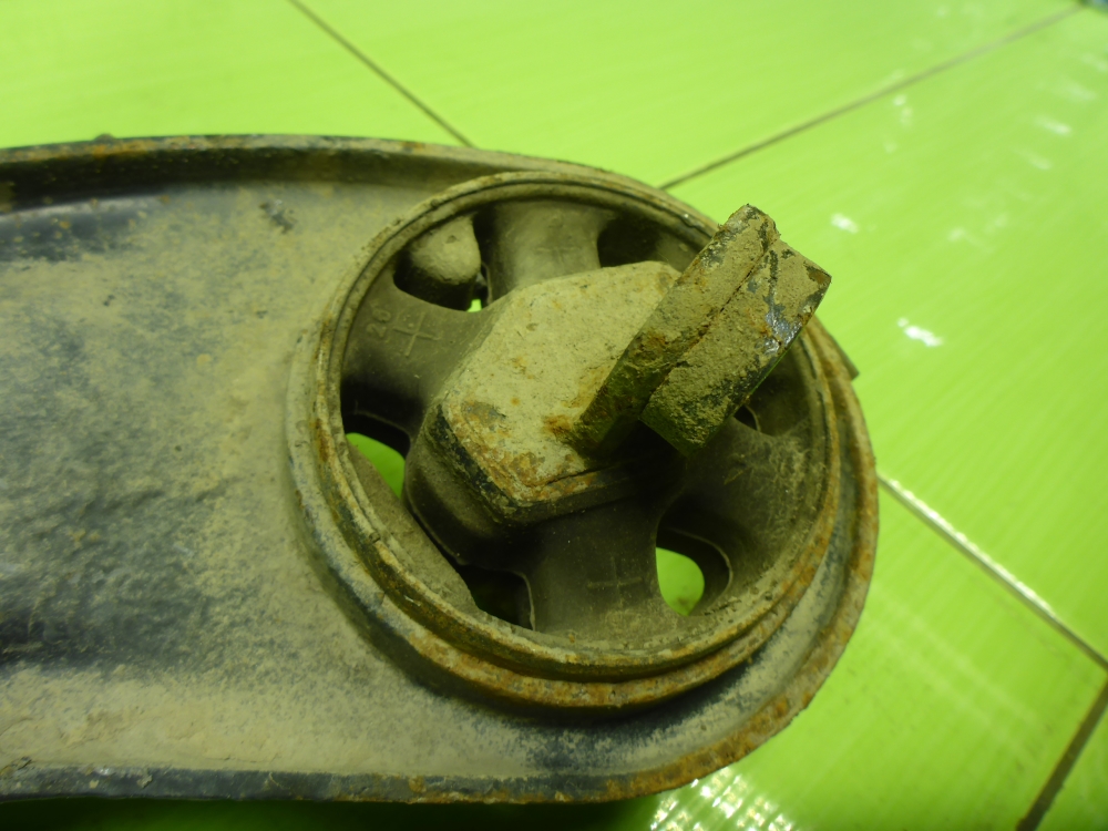 Рычаг задний продольный левый