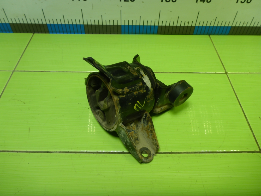 Опора КПП левая