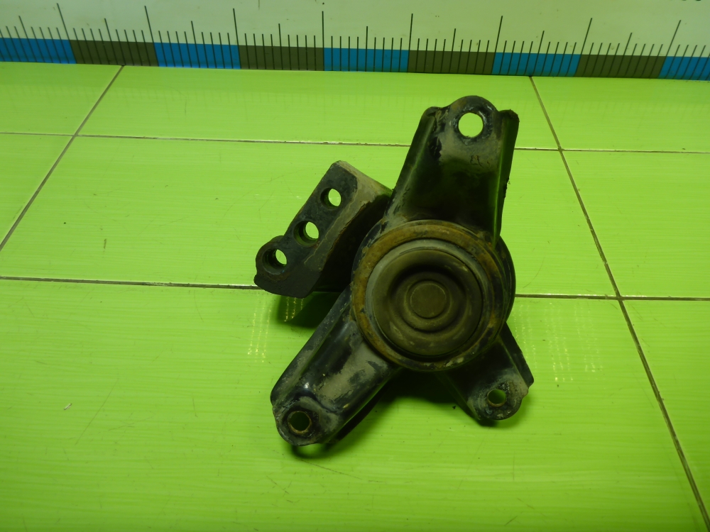 Опора двигателя правая