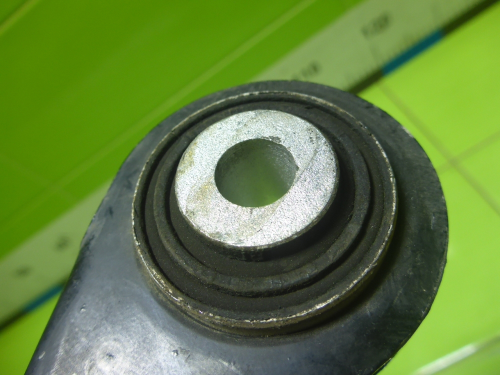 Тяга задняя поперечная