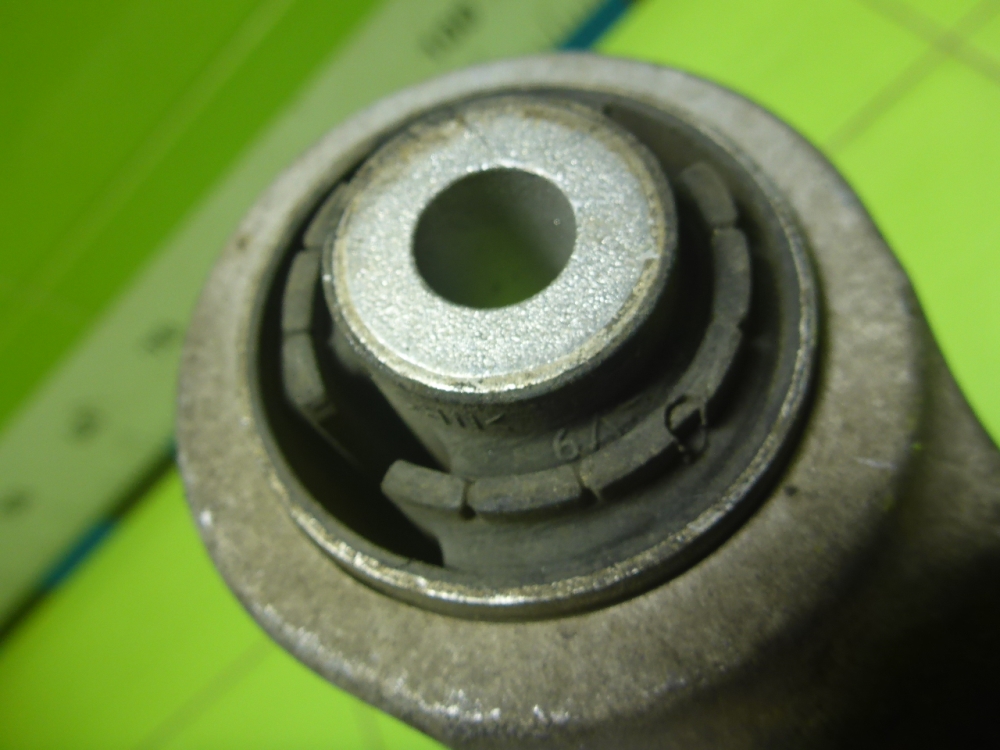 Рычаг передний нижний левый