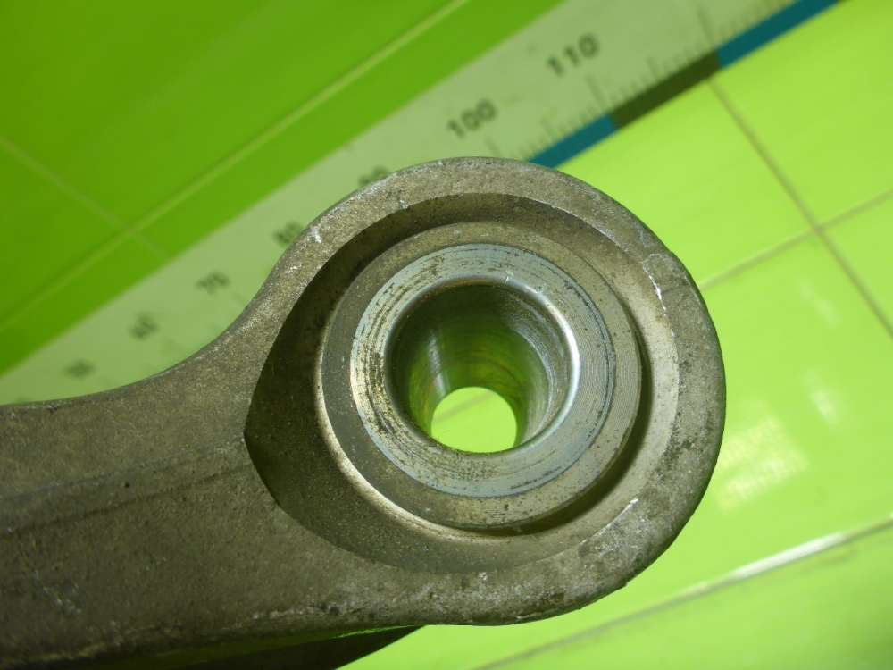 Рычаг передний нижний левый