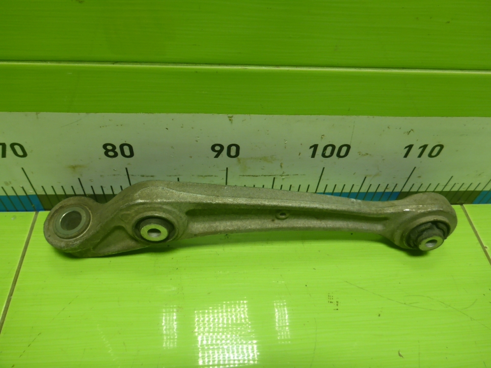 Рычаг передний правый