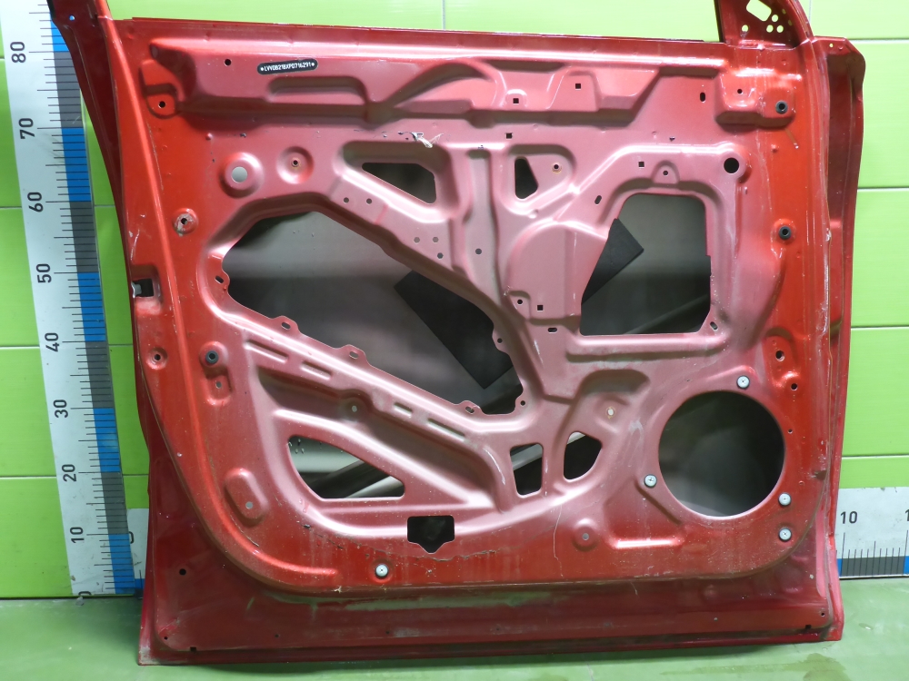 Дверь передняя левая