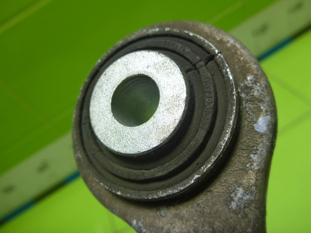 Тяга задняя поперечная