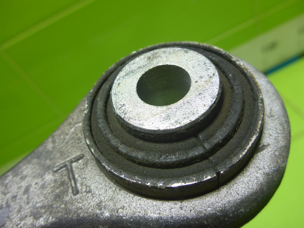 Тяга задняя поперечная