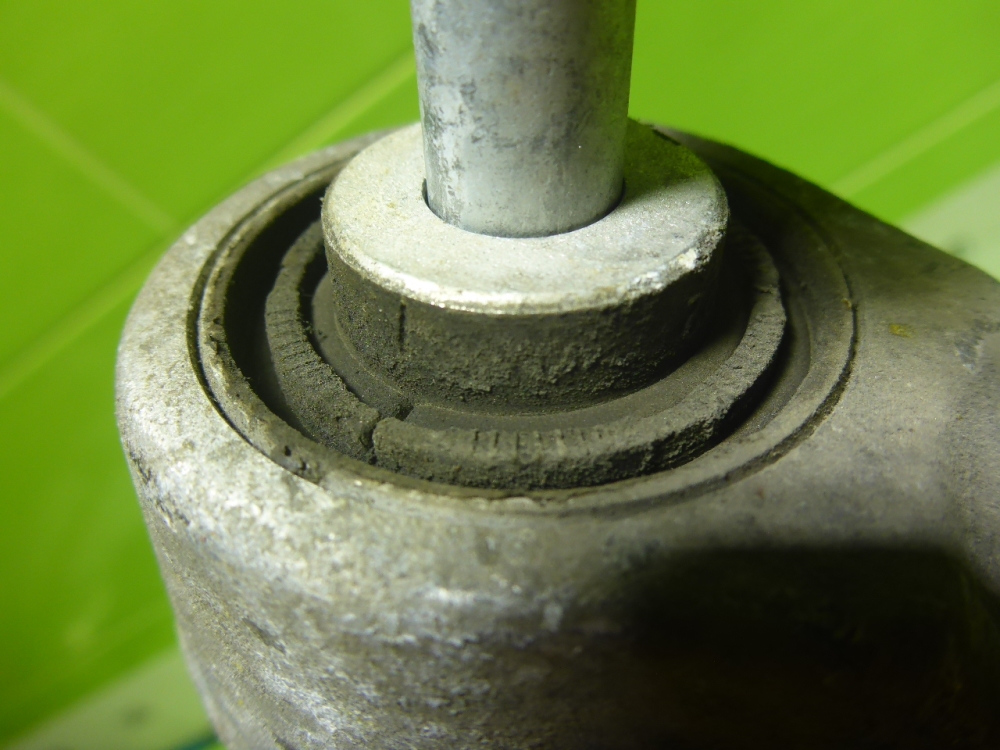 Рычаг задний верхний