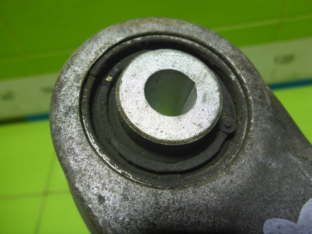 Рычаг задний верхний