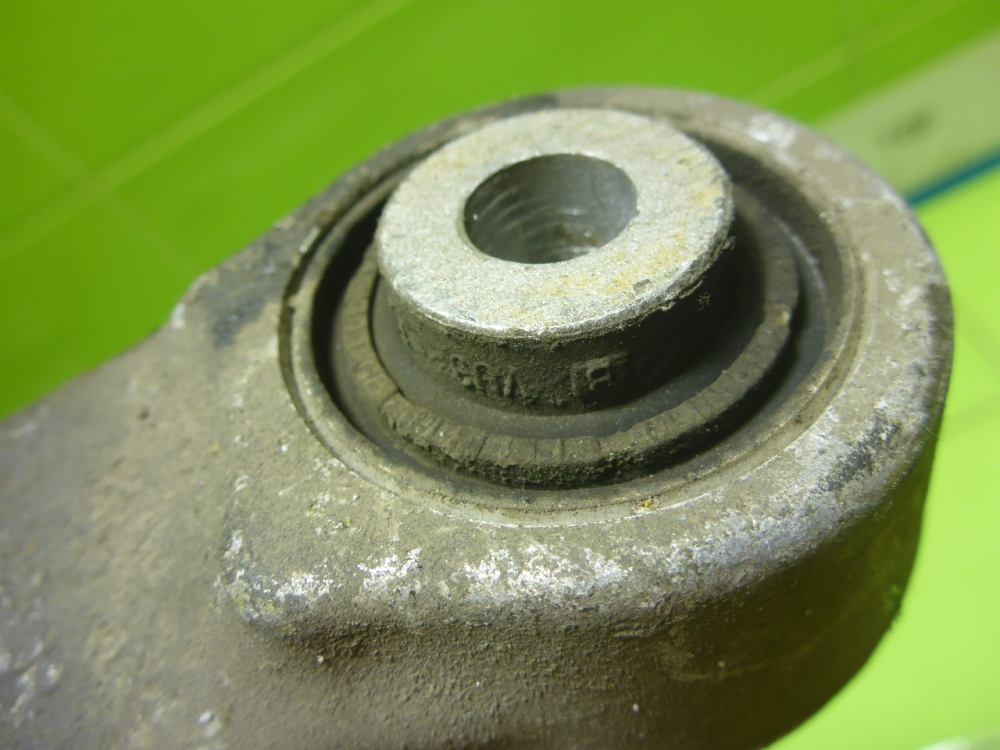 Рычаг задний верхний