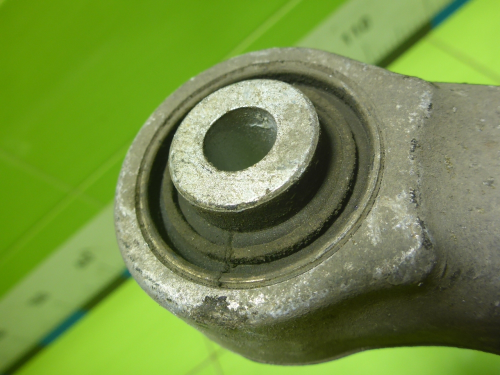 Рычаг задний верхний