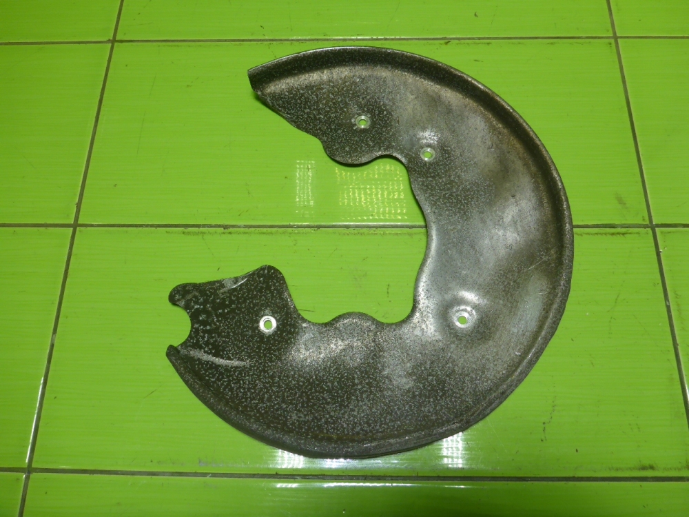 Щит опорный передний левый