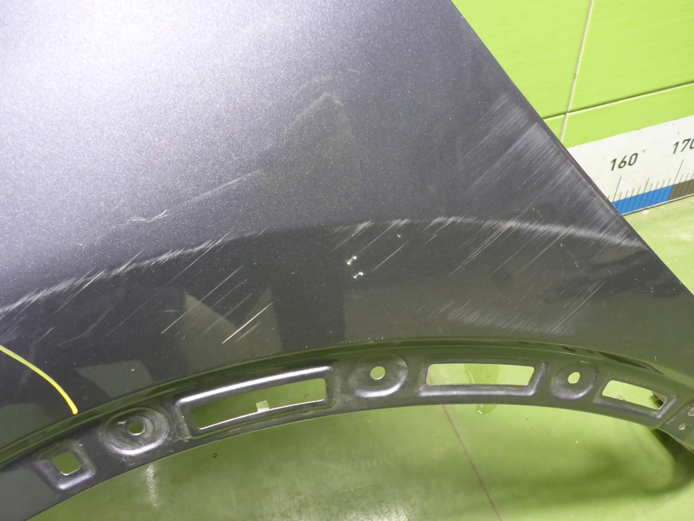 Крыло переднее левое