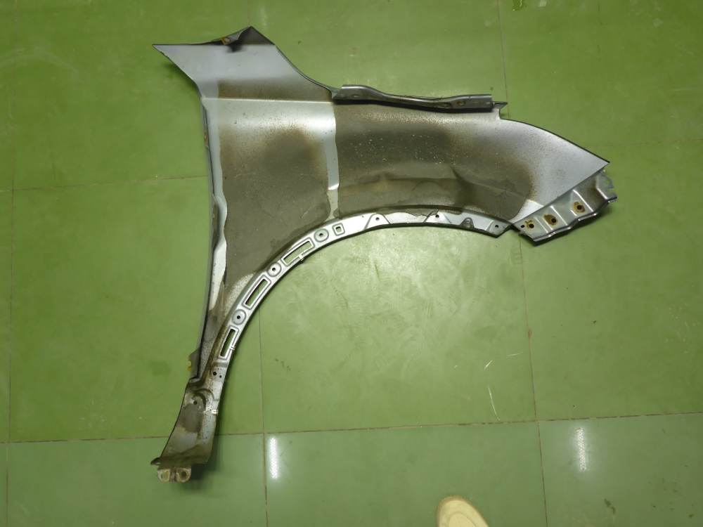 Крыло переднее левое