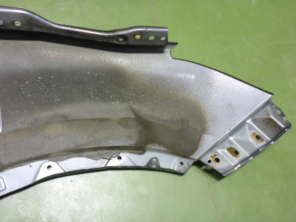 Крыло переднее левое