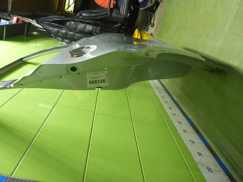 Дверь задняя правая