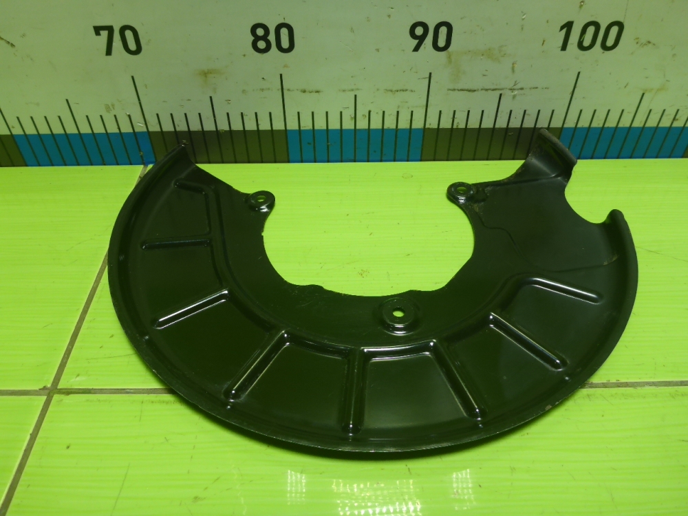 Щит опорный передний левый