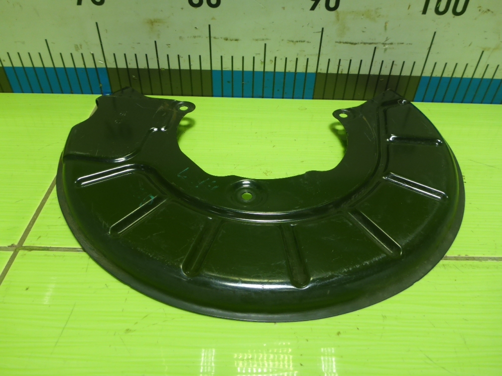 Щит опорный передний левый