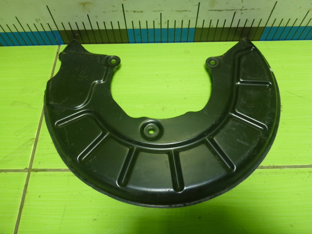 Щит опорный передний левый