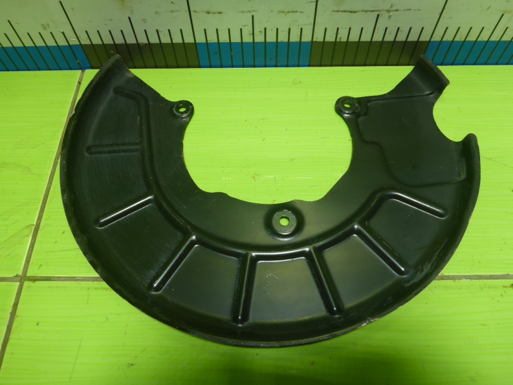 Щит опорный передний левый