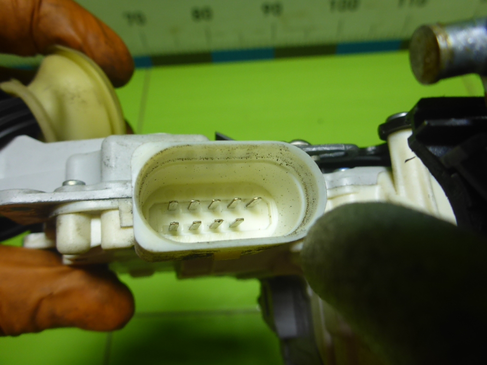 Замок двери задней правой