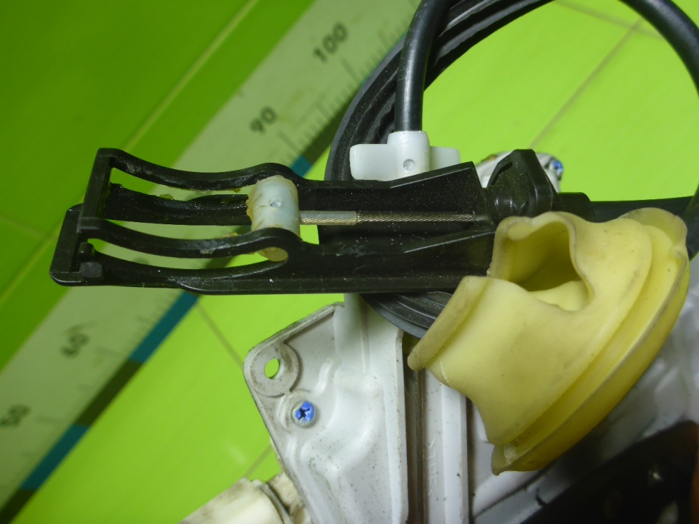 Замок двери задней правой