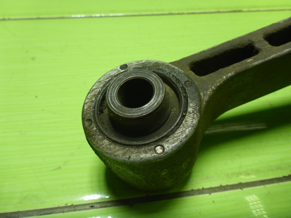 Опора двигателя задняя