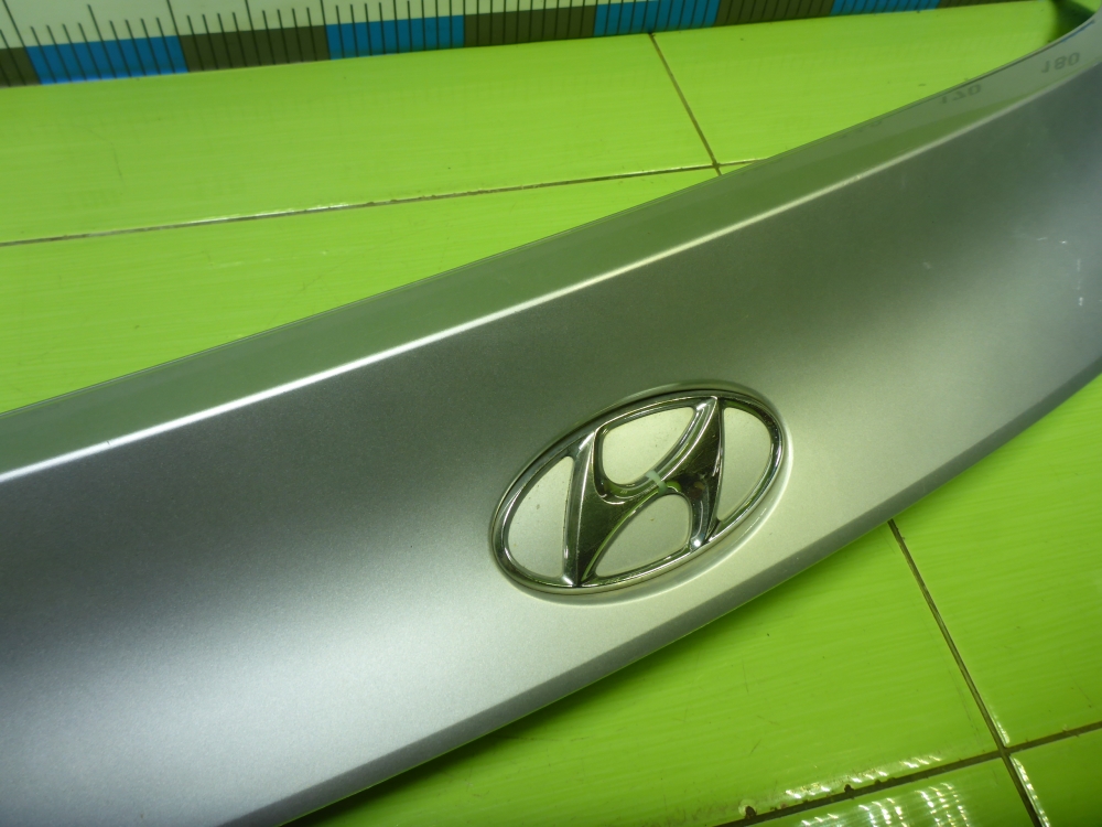 Накладка двери багажника