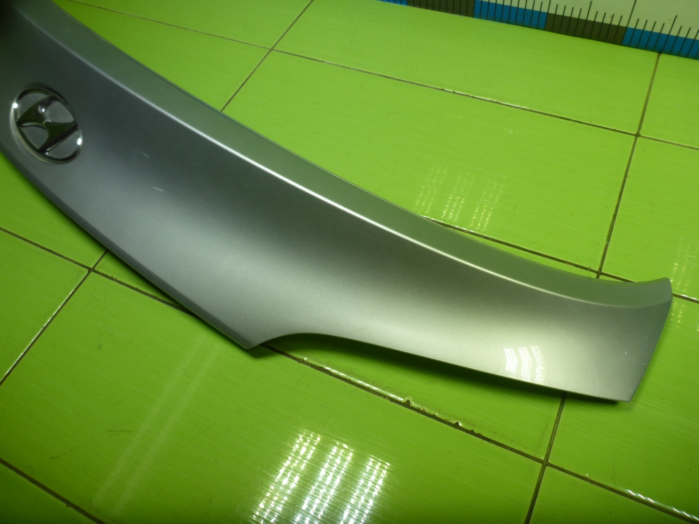 Накладка двери багажника