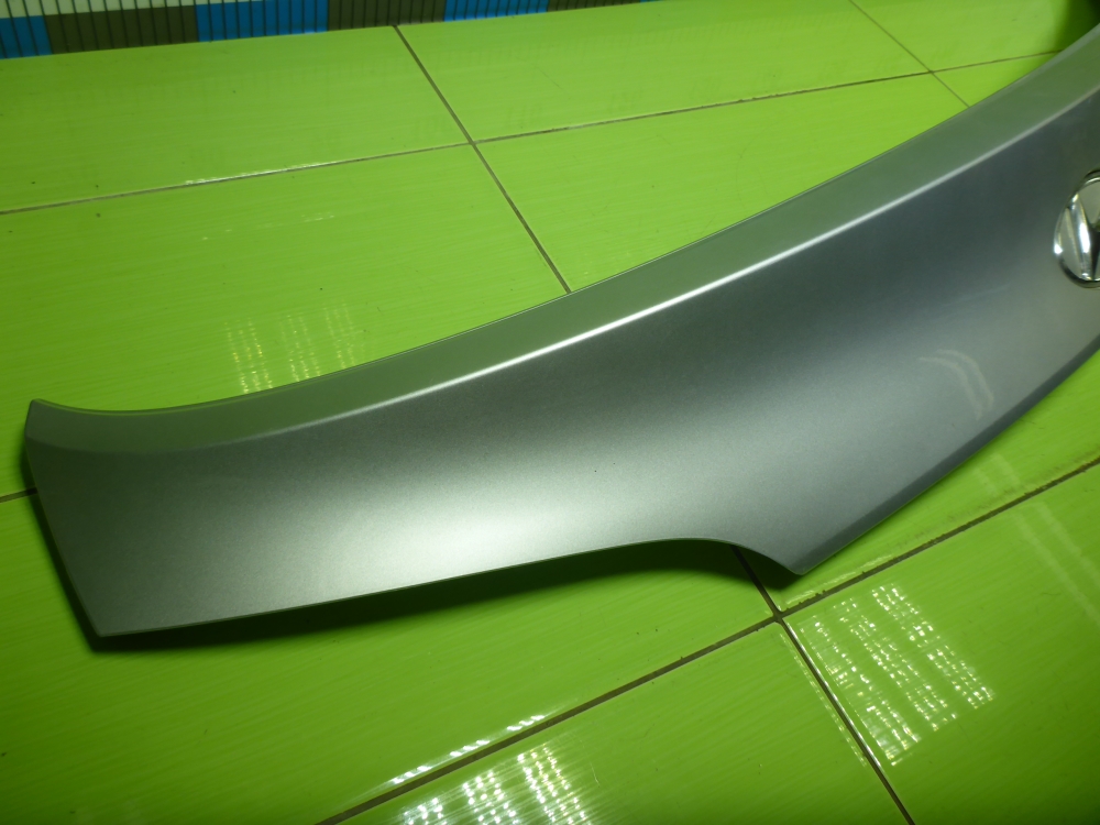 Накладка двери багажника