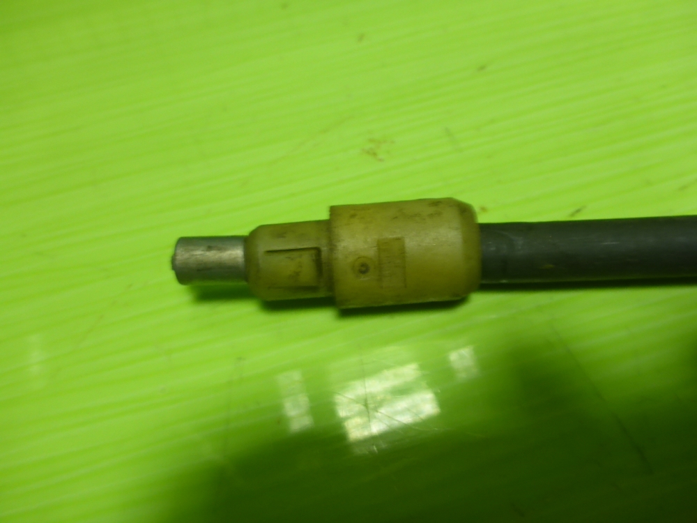 Трос стояночного тормоза