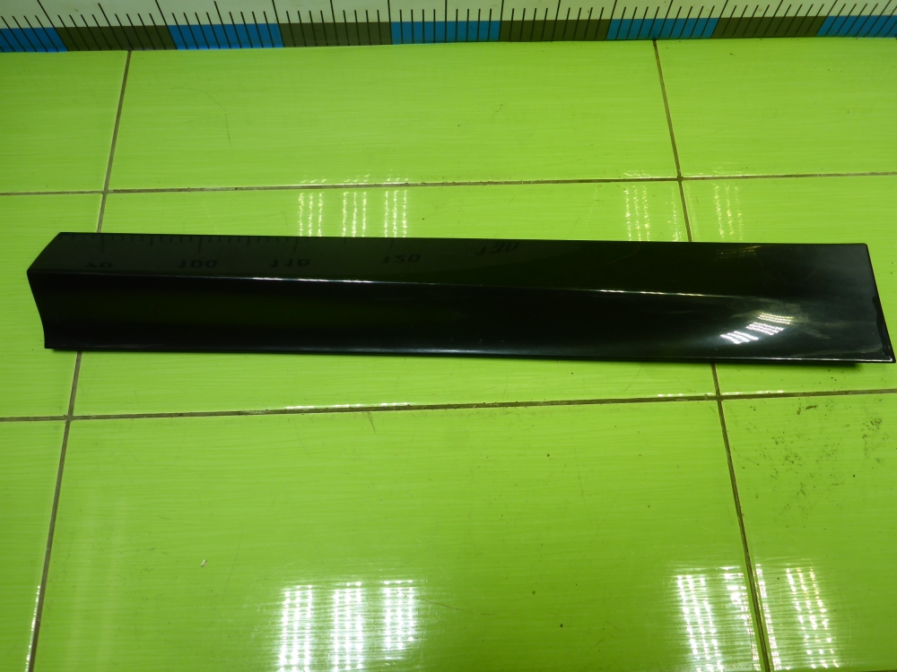 Накладка двери задней правой