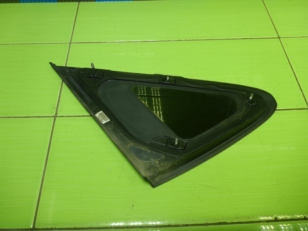 Стекло кузовное глухое правое