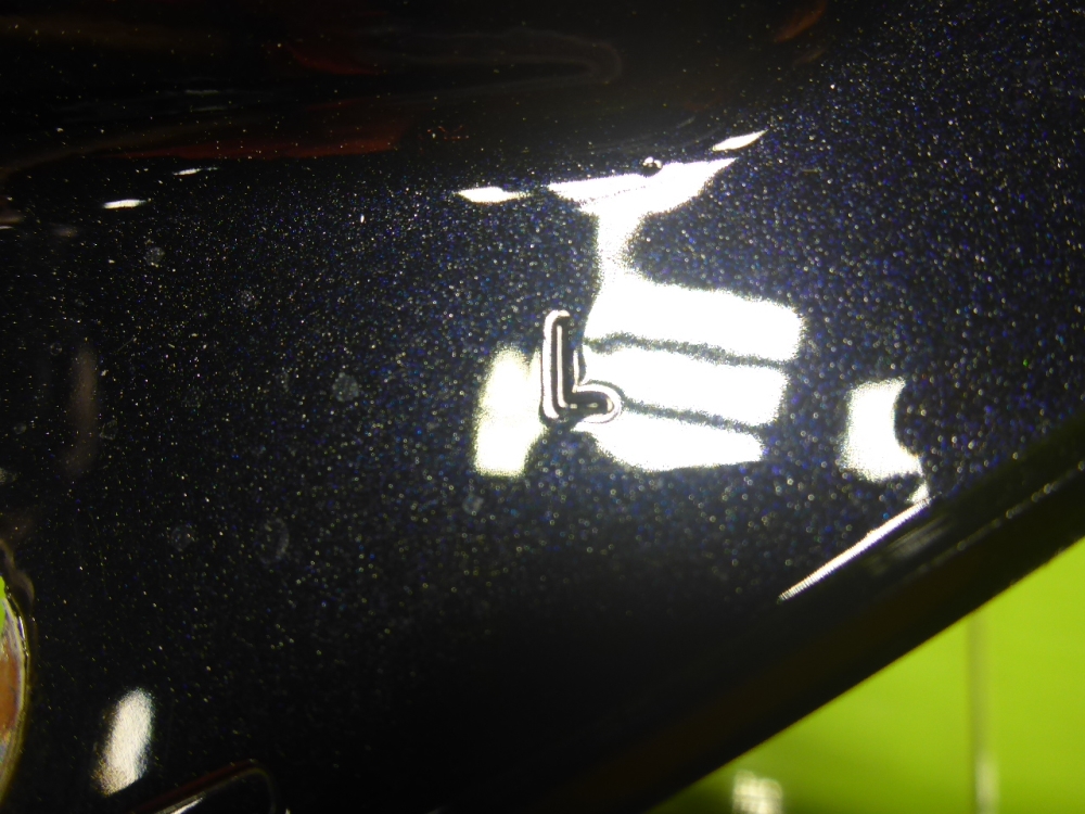 Петля крышки багажника